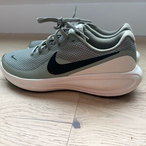 Men’s Nike Green and White Athletic Shoes